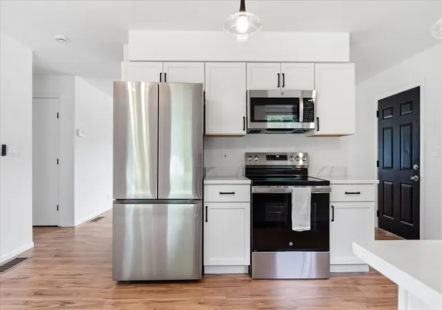 Photo 3 of Sale Pending at 9309 Baldwin Dr, Machesney Park, IL 61115 | MLS# 12726169 | Listing updated on 2026-10-05