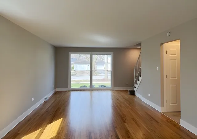Photo 2 of Single family home for sale at 2052 Collett Ln, Flossmoor, IL 60422 | MLS# 12726293 | Listing updated on 2026-09-14