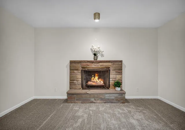Photo 4 of Single family home for sale at 221 Hillside Ln, Bloomington, IL 61701 | MLS# 12726490 | Listing updated on 2026-09-30