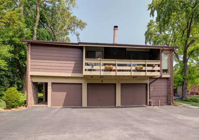 Photo 1 of Condo for sale at 4 W Millstone Ct #A, Palos Hills, IL 60465 | MLS# 12726644 | Listing updated on 2026-09-21