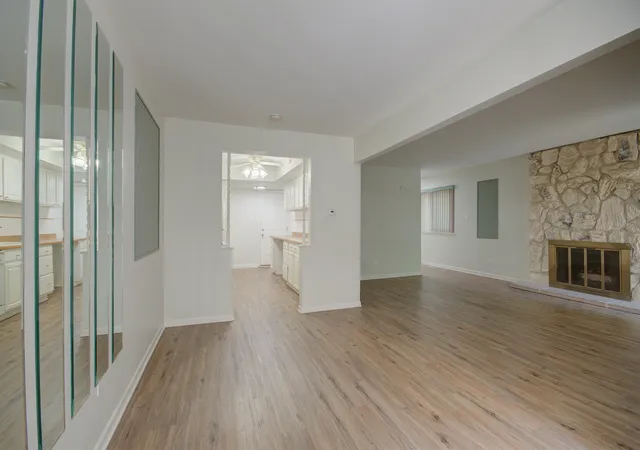 Listing Photo 5 - Condo for sale in building located at 4 W Millstone Ct, Palos Hills, IL 60465 - Unit #A