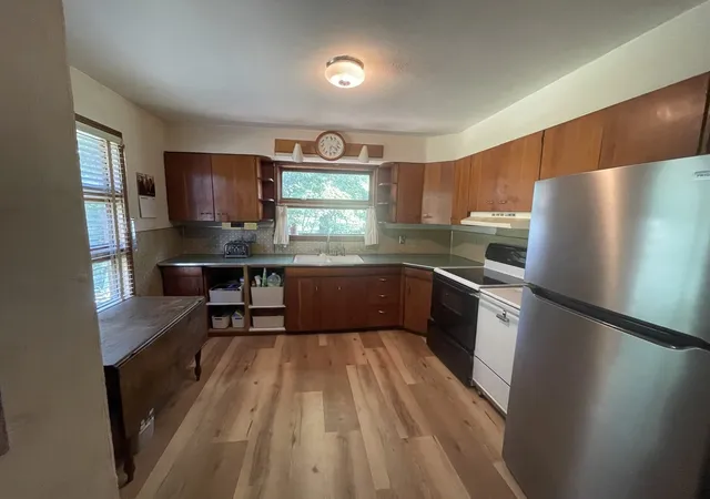 Photo 4 of Single family home for sale at 1236 Giant City Rd, Carbondale, IL 62902 | MLS# 12726663 | Listing updated on 2026-09-10
