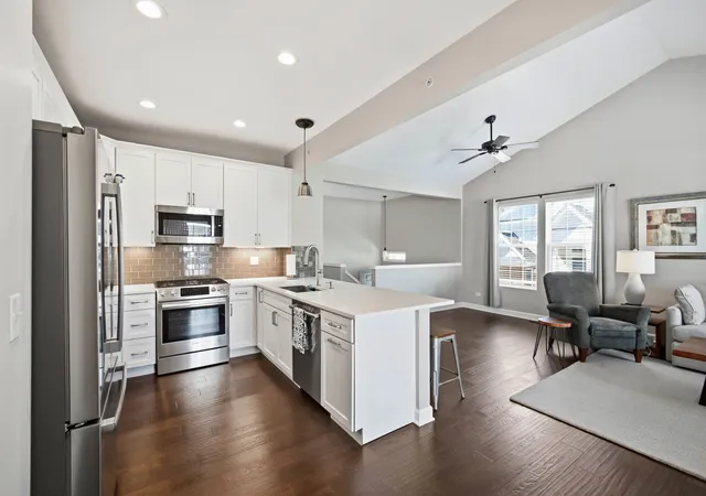 Photo 4 of Townhouse for sale at 1138 Jordan Cir, Lake Zurich, IL 60047 | MLS# 12726668 | Listing updated on 2026-09-15