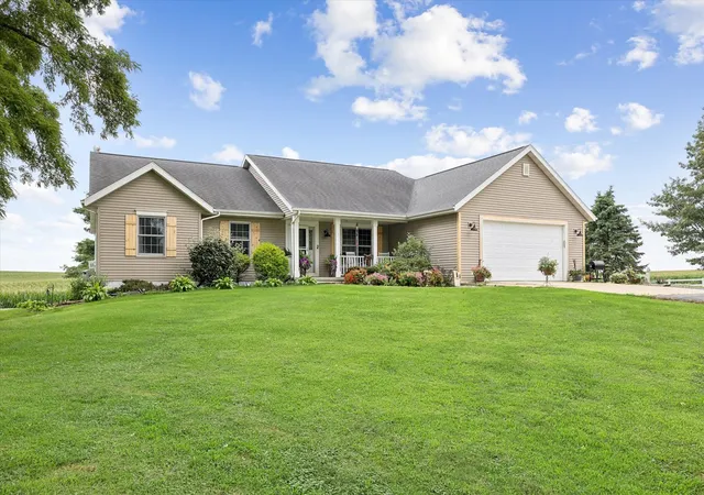 Single family home for sale at 12433 Prairie Ctr Rd, Morrison, IL 61270 | MLS# 12727133