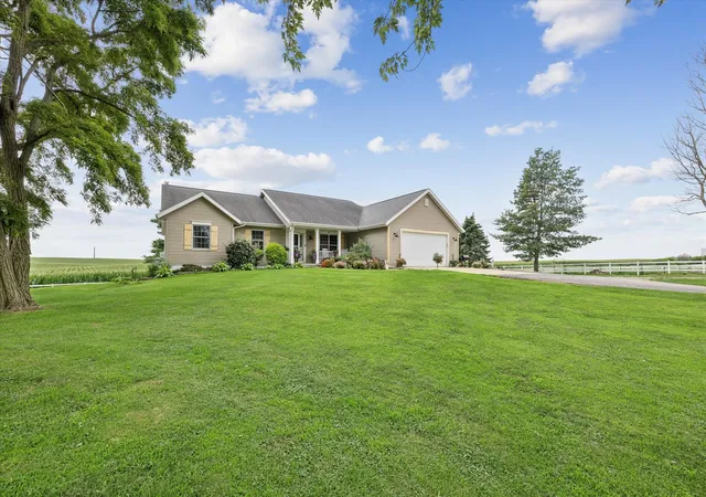 Photo 1 of Single family home for sale at 12433 Prairie Ctr Rd, Morrison, IL 61270 | MLS# 12727133 | Listing updated on 2026-09-11