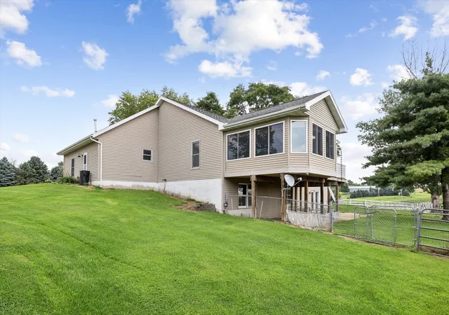 Photo 4 of Single family home for sale at 12433 Prairie Ctr Rd, Morrison, IL 61270 | MLS# 12727133 | Listing updated on 2026-09-11