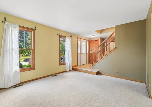 Photo 2 of Single family home for sale at 322 Chesapeake Ln, Bloomingdale, IL 60108 | MLS# 12727445 | Listing updated on 2026-09-11