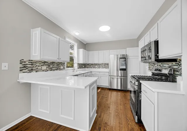 Photo 3 of Single family home for sale at 1421 Richmond Ln, Algonquin, IL 60102 | MLS# 12728052 | Listing updated on 2026-10-05