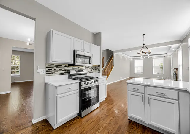 Photo 4 of Single family home for sale at 1421 Richmond Ln, Algonquin, IL 60102 | MLS# 12728052 | Listing updated on 2026-10-26