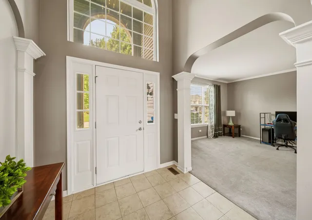 Photo 3 of Single family home for sale at 6717 Waterford Dr, Mc Henry, IL 60050 | MLS# 12728727 | Listing updated on 2026-09-10
