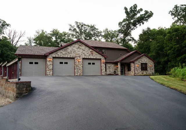 Photo 4 of Single family home for sale at 4746 S Knoll Rd, Rochelle, IL 61068 | MLS# 12729039 | Listing updated on 2026-10-01