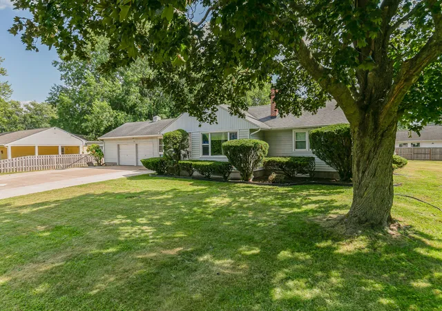 Photo 3 of Sale Pending at 1112 30th Avenue, East Moline, IL 61244 | MLS# 12729054 | Listing updated on 2026-09-15