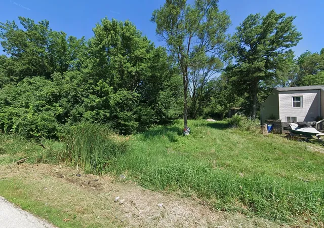 Photo 2 of Sale Pending at 17w230 Red Oak St, Bensenville, IL 60106 | MLS# 12729189 | Listing updated on 2026-09-14
