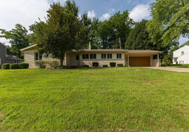 Photo 2 of Sale Pending at 1420 35th Avenue, Rock Island, IL 61201 | MLS# 12729275 | Listing updated on 2026-09-15