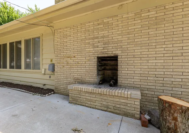 Photo 4 of Sale Pending at 1420 35th Avenue, Rock Island, IL 61201 | MLS# 12729275 | Listing updated on 2026-09-15
