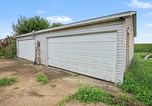 Photo 4 of Single family home for sale at 24614 E 1900 North Rd, Pontiac, IL 61764 | MLS# 12729307 | Listing updated on 2026-09-11