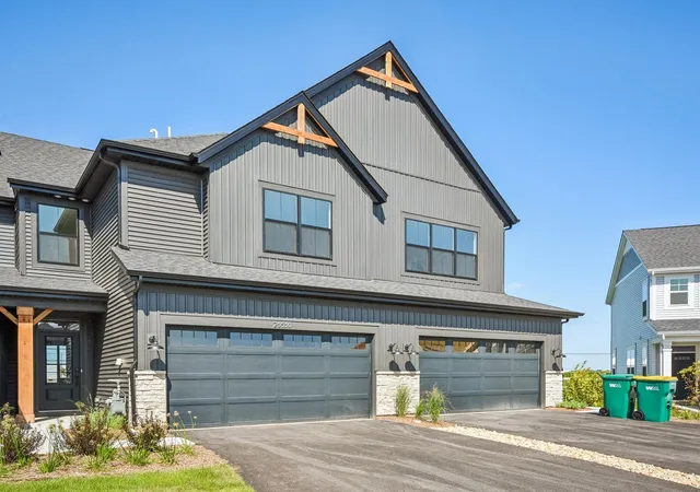 Photo 3 of Townhouse for sale at 25530 W Emory Ln, Plainfield, IL 60544 | MLS# 12729498 | Listing updated on 2026-09-28