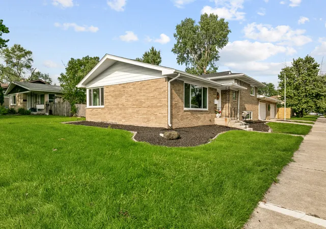 Photo 2 of Single family home for sale at 1554 Idlewild Ln, Homewood, IL 60430 | MLS# 12729607 | Listing updated on 2026-09-14