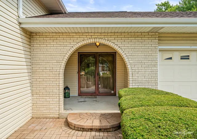 Photo 4 of Single family home for sale at 3149 Venard Rd, Downers Grove, IL 60515 | MLS# 12729628 | Listing updated on 2026-09-14