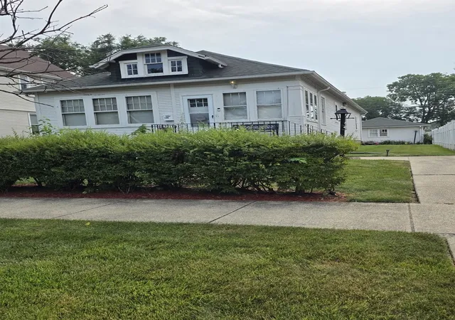 Photo 1 of Single family home for sale at 106 Sawyer Ave, La Grange, IL 60525 | MLS# 12729734 | Listing updated on 2026-09-11