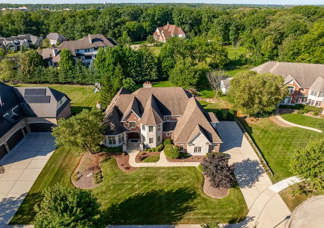 Photo 2 of Mansion for sale at 20159 Alison Trl, Mokena, IL 60448 | MLS# 12729756 | Listing updated on 2026-09-26