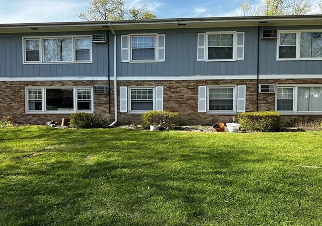 Photo 2 of Condo for sale at 32 Rocky Way #7, Montgomery, IL 60538 | MLS# 12729767 | Listing updated on 2026-09-22