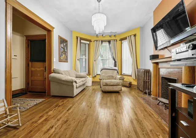 Photo 4 of House for sale at 34 N Lockwood Ave, Chicago, IL 60644 | MLS# 12729778 | Listing updated on 2026-09-30