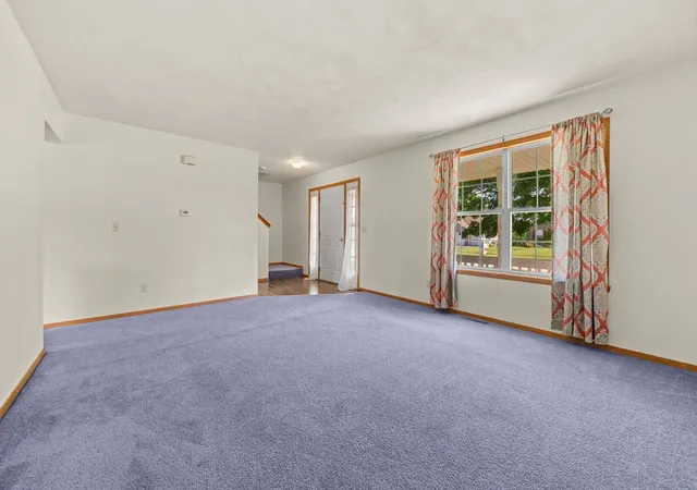 Photo 4 of Sale Pending at 5532 Danburry Dr, Rockford, IL 61109 | MLS# 12730140 | Listing updated on 2026-10-07