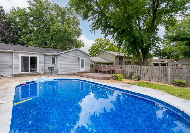 Photo 3 of Single family home for sale at 3413 34th Avenue, Moline, IL 61265 | MLS# 12730170 | Listing updated on 2026-09-27