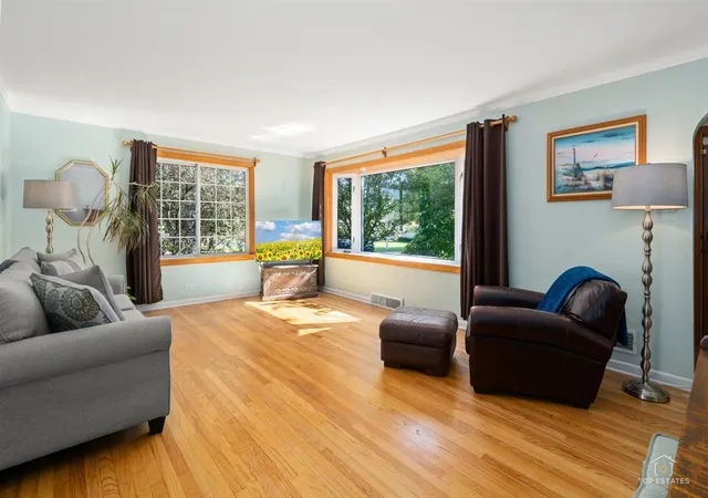 Photo 3 of Single family home for sale at 100 S Wisconsin Ave, Addison, IL 60101 | MLS# 12730277 | Listing updated on 2026-09-11