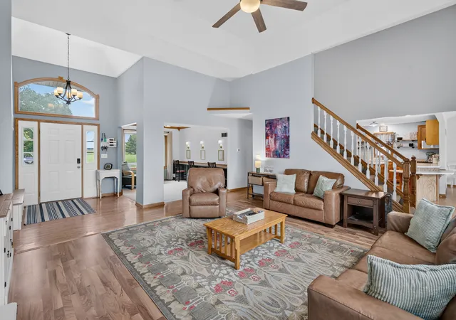 Photo 2 of Single family home for sale at 3385 W Nettle Crk Dr, Morris, IL 60450 | MLS# 12730765 | Listing updated on 2026-09-18