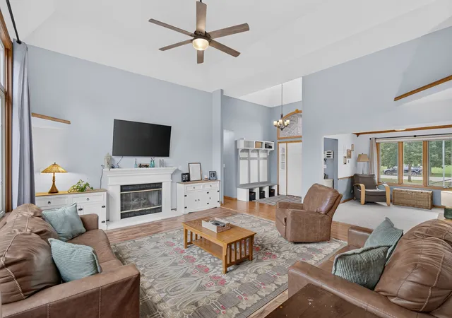 Photo 3 of Single family home for sale at 3385 W Nettle Crk Dr, Morris, IL 60450 | MLS# 12730765 | Listing updated on 2026-09-18