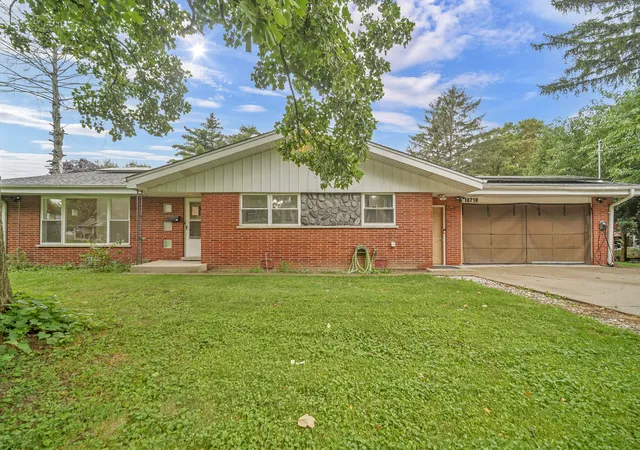Photo 2 of Single family home for sale at 10718 S Neenah Ave, Worth, IL 60482 | MLS# 12730851 | Listing updated on 2026-10-02