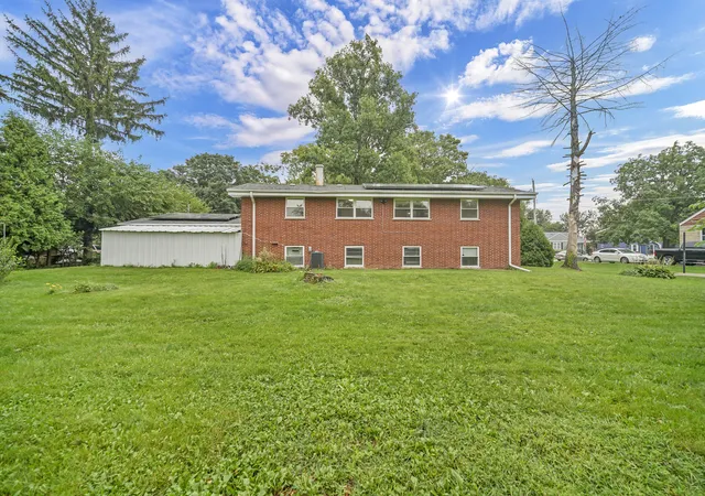 Photo 4 of Single family home for sale at 10718 S Neenah Ave, Worth, IL 60482 | MLS# 12730851 | Listing updated on 2026-10-02
