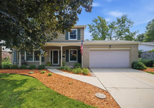 Photo 2 of Single family home for sale at 457 N Stark Dr, Palatine, IL 60074 | MLS# 12730925 | Listing updated on 2026-09-11