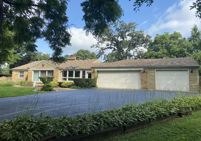 Photo 2 of Single family home for sale at 17w163 Oak Ln, Bensenville, IL 60106 | MLS# 12730955 | Listing updated on 2026-09-11