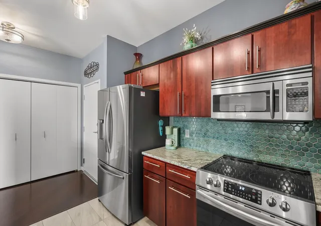 Photo 4 of Sale Pending at 110 19th Street #301, Rock Island, IL 61201 | MLS# 12731066 | Listing updated on 2026-09-13