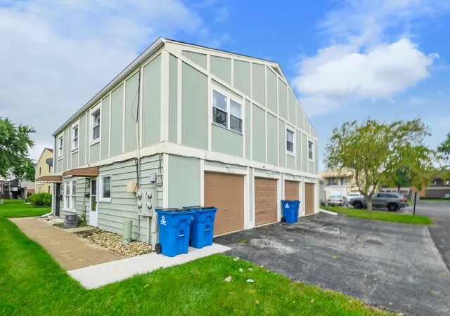 Photo 1 of Condo for sale at 2525 Cedar Glen Dr #1, Lynwood, IL 60411 | MLS# 12731177 | Listing updated on 2026-09-14