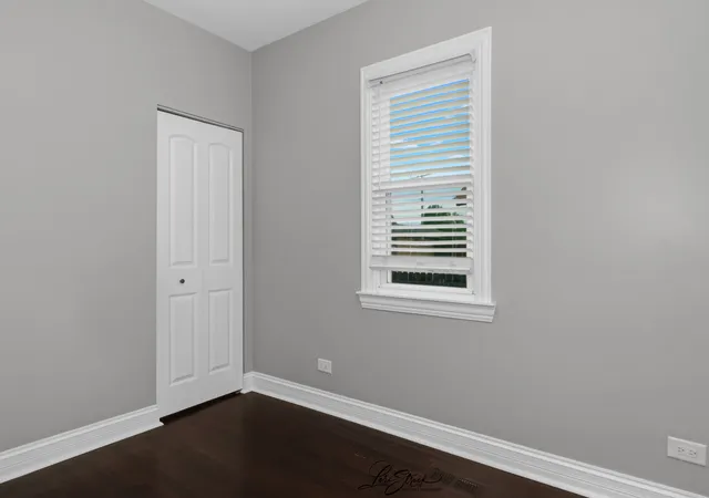 Photo 4 of Single family home for sale at 5441 S Hunt Ave, Summit, IL 60501 | MLS# 12731645 | Listing updated on 2026-10-20