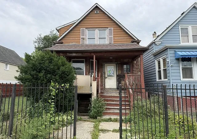 Photo 1 of Sale Pending at 6610 S Oakley Ave, Chicago, IL 60636 | MLS# 12731694 | Listing updated on 2026-09-14