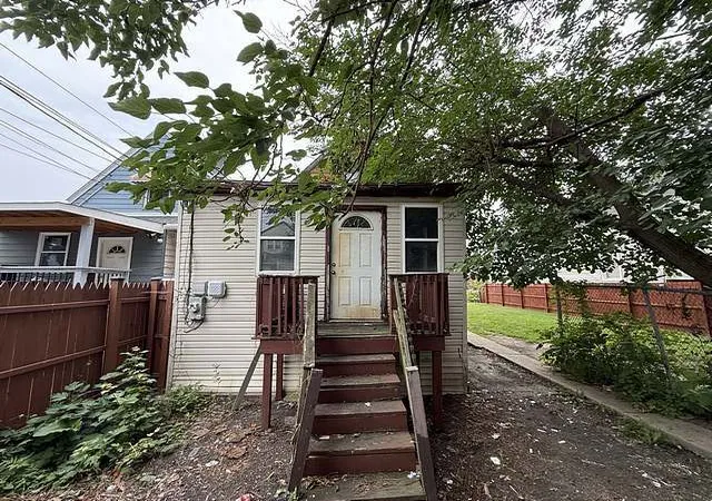 Photo 2 of Sale Pending at 6610 S Oakley Ave, Chicago, IL 60636 | MLS# 12731694 | Listing updated on 2026-09-14