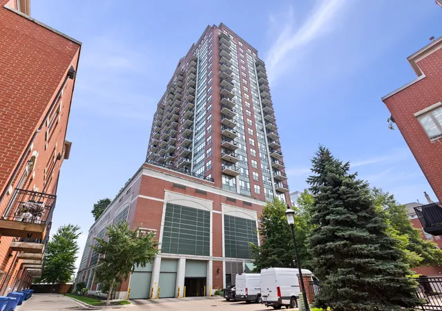 Photo 1 of Sale Pending at 1717 S Prairie Ave #2004, Chicago, IL 60616 | MLS# 12731703 | Listing updated on 2026-09-15