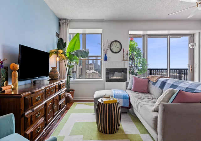 Photo 3 of Sale Pending at 1717 S Prairie Ave #2004, Chicago, IL 60616 | MLS# 12731703 | Listing updated on 2026-09-15