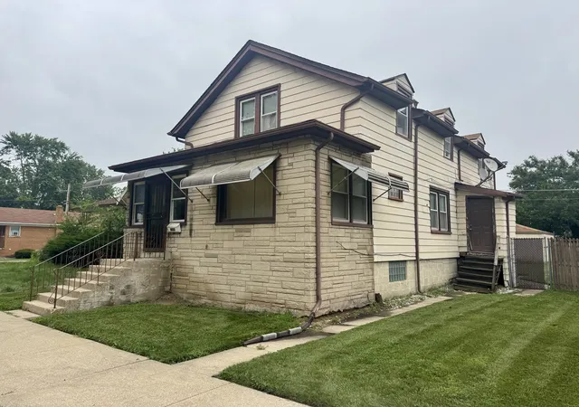 Photo 2 of Single family home for sale at 433 Hirsch Ave, Calumet City, IL 60409 | MLS# 12731717 | Listing updated on 2026-09-23