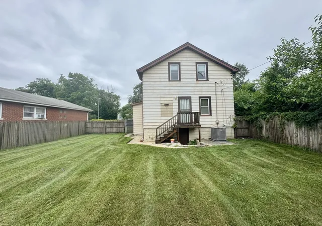 Photo 3 of Single family home for sale at 433 Hirsch Ave, Calumet City, IL 60409 | MLS# 12731717 | Listing updated on 2026-09-23