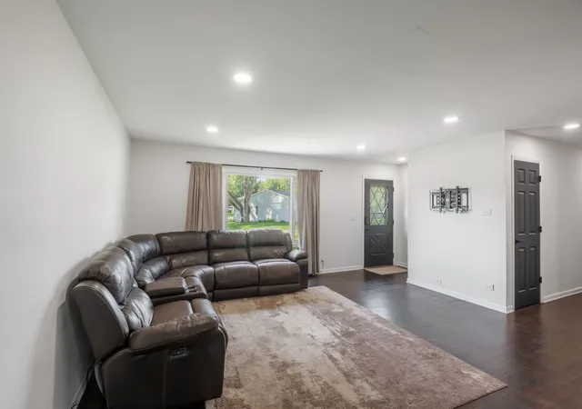 Photo 3 of Single family home for sale at 10004 NW Circle Dr, Richmond, IL 60071 | MLS# 12731839 | Listing updated on 2026-09-15