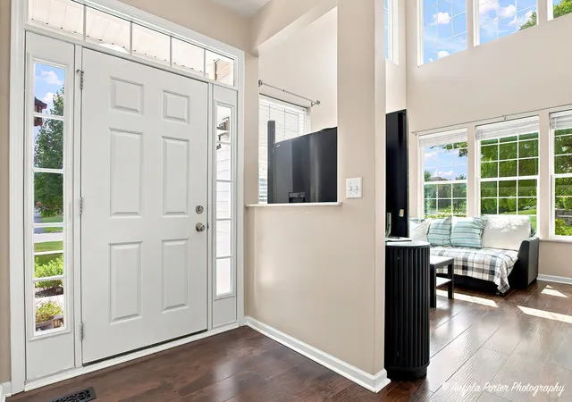 Photo 3 of Townhouse for sale at 430 S Jade Ln, Round Lake, IL 60073 | MLS# 12731964 | Listing updated on 2026-10-05
