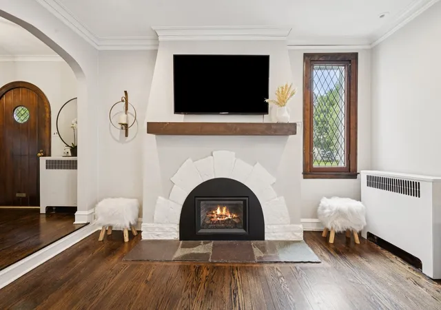 Photo 3 of Sale Pending at 2019 Beechwood Ave, Wilmette, IL 60091 | MLS# 12732225 | Listing updated on 2026-09-10