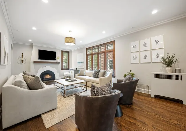 Photo 4 of Sale Pending at 2019 Beechwood Ave, Wilmette, IL 60091 | MLS# 12732225 | Listing updated on 2026-09-10