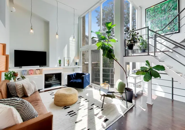 Photo 3 of Townhouse for sale at 1757 W Sunnyside Ave #A, Chicago, IL 60640 | MLS# 12732237 | Listing updated on 2026-10-08